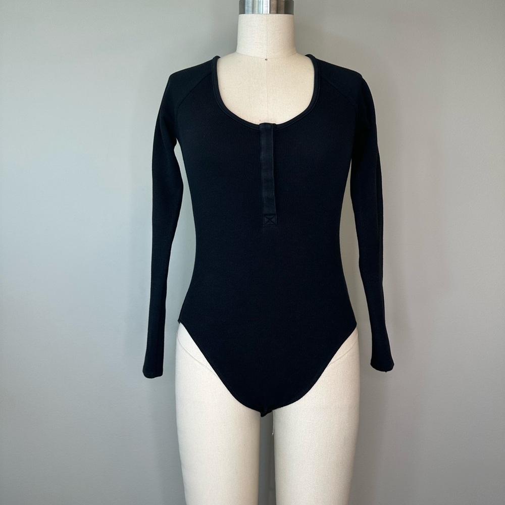 Good American Black Ribbed Long Sleeve Bodysuit